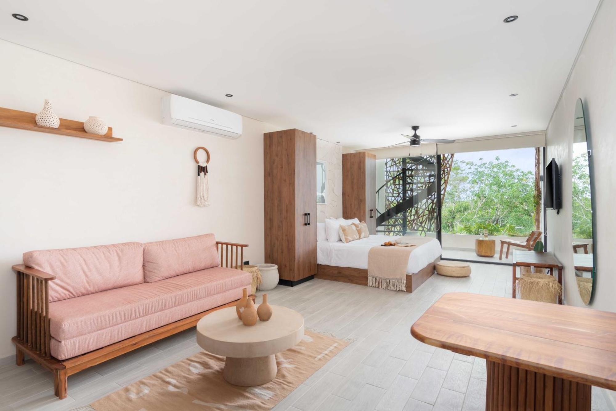 Jade Apartment *