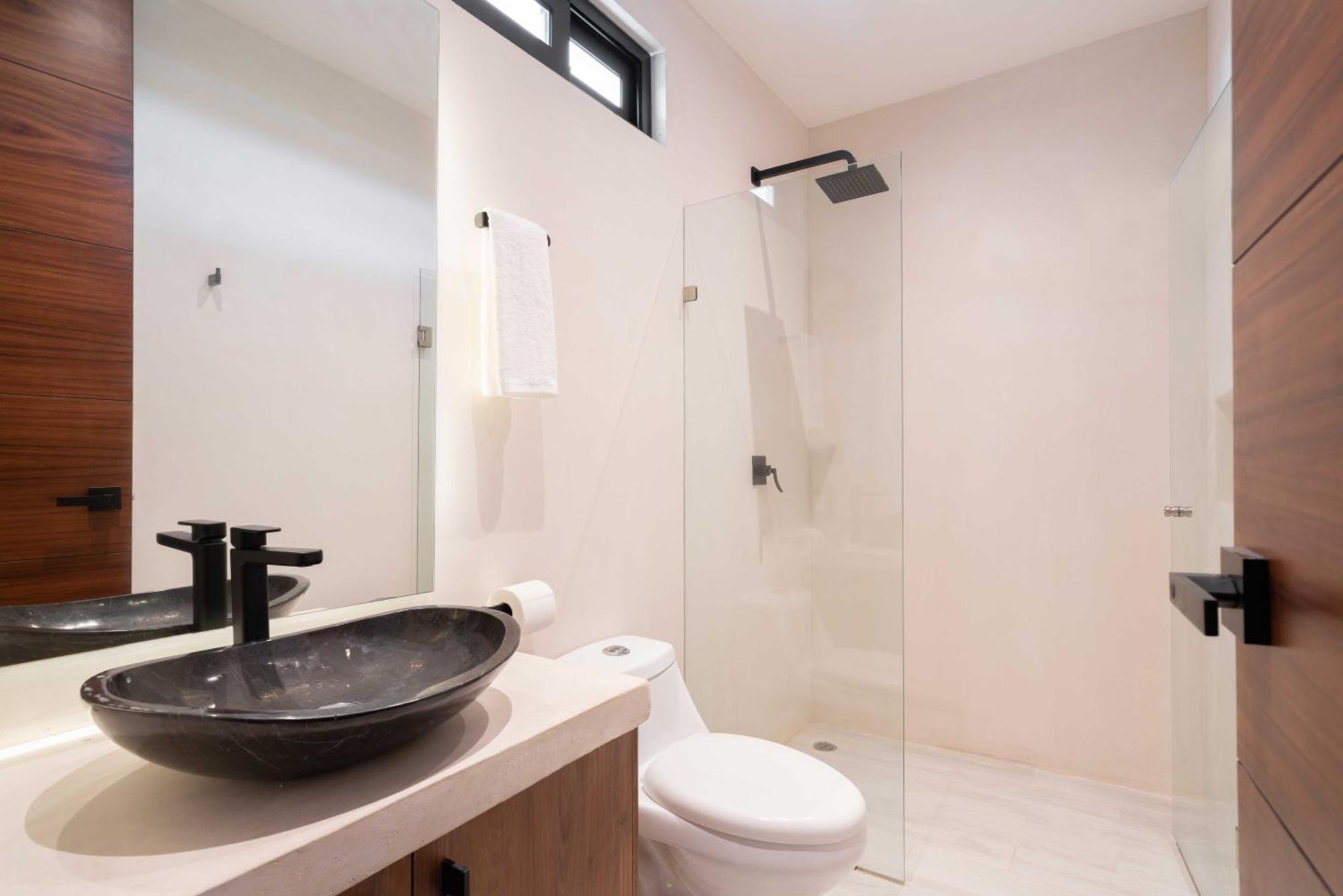 Jade Apartment *