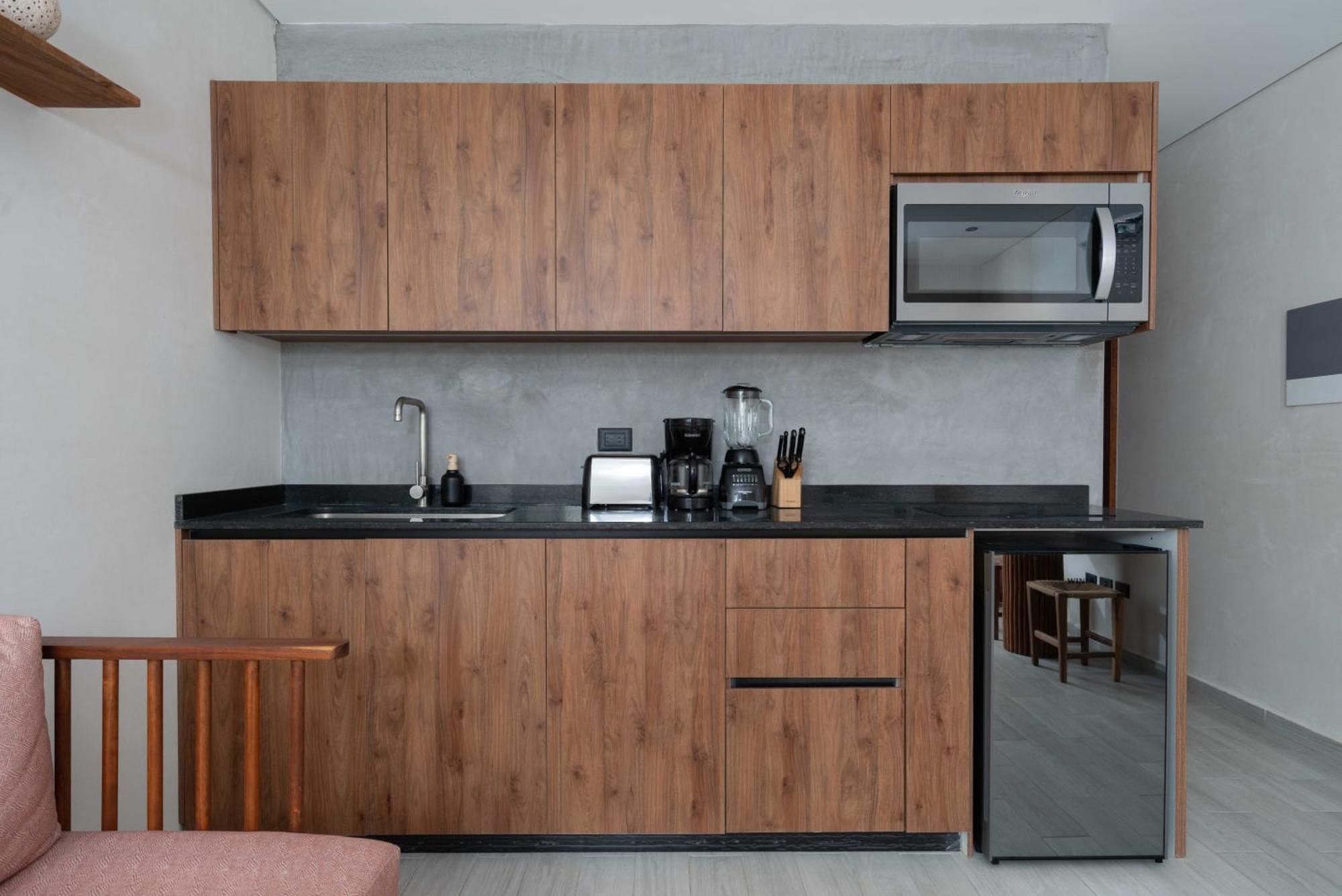 Jade Apartment *